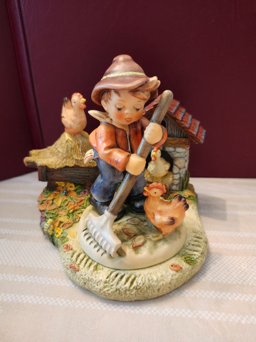 HUM 2085 "Little Farmhand"  TMK 8 & Mark 1013-D Millenium Harvest Hummelscape